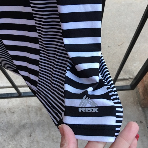 RBX black and white size medium gym tank - Picture 3 of 6